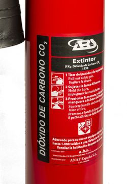 Extintor C02 5 kg. Dioxido de carbono Clase B eficacia 113