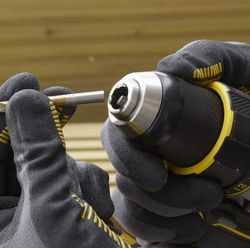 Taladro Atornillador BRUSHLESS V20 Li-Ion 18V 80Nm con 2 baterías Li-Ion 2Ah