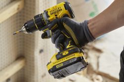 Taladro Atornillador BRUSHLESS V20 Li-Ion 18V 80Nm con 2 baterías Li-Ion 2Ah