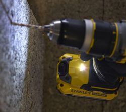 Taladro Percutor BRUSHLESS V20 Li-Ion 18V 80Nm con 2 baterías Li-Ion 2Ah